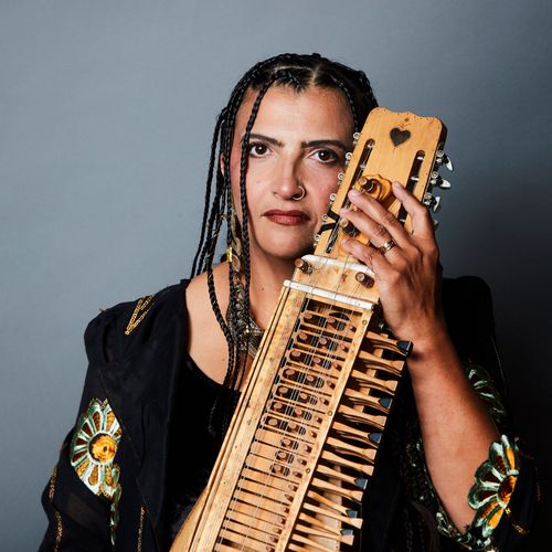 Saskia Tomkins of Medusa Quartet with nyckelharpa.