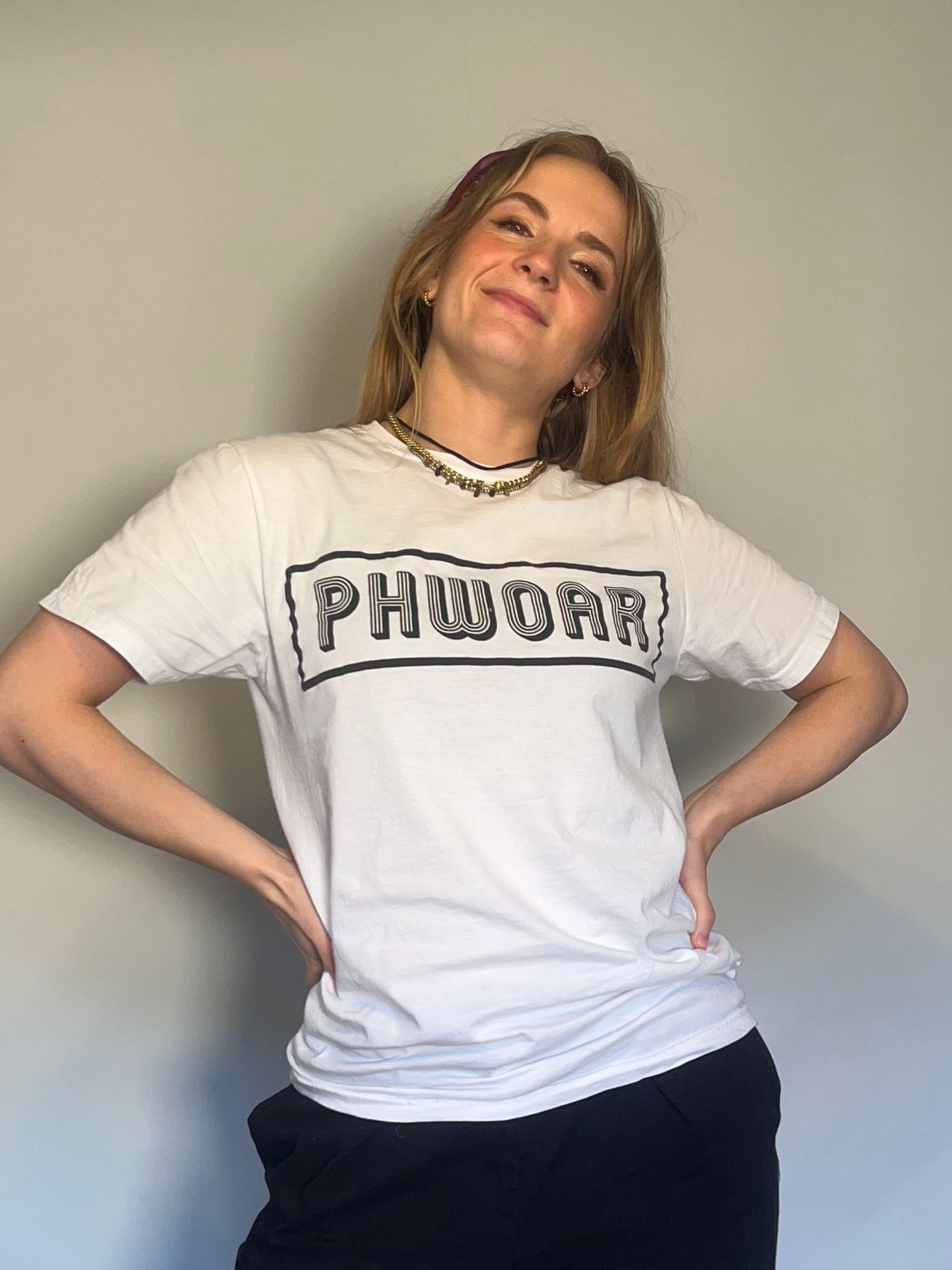 PHWOAR LOGO TEE - WHITE - UNISEX