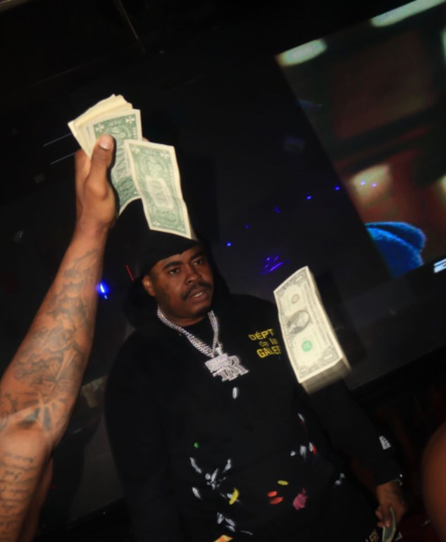 YG Kash performing live