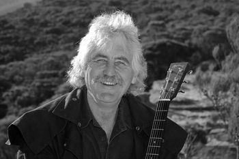 Nigel Foote – singer/songwriter/guitarist, Blue Mountains NSW (photo Steve Norris)
