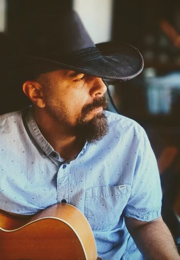 Jefferson Lee Rhodes during a live rehearsal
