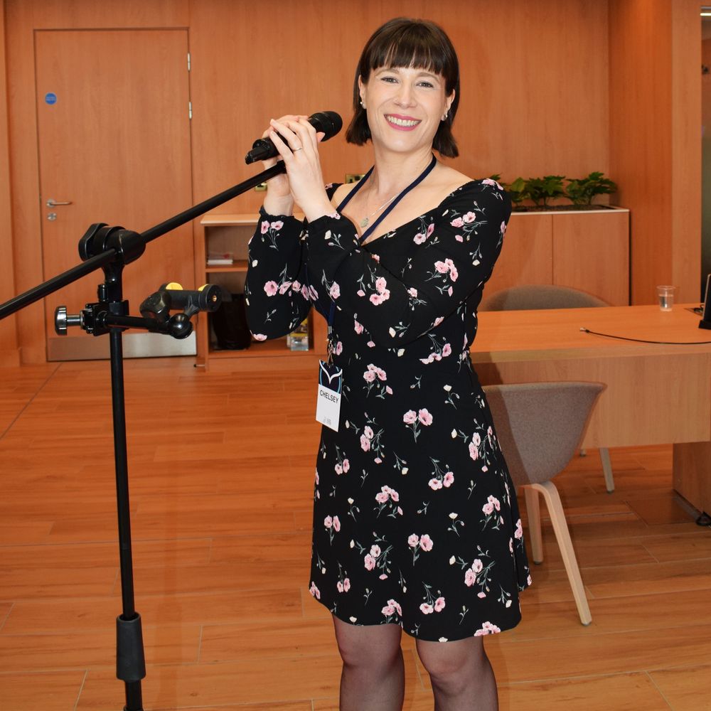 Professional singer and vocal coach based in Oldham, offering live music for weddings and events, plus supportive singing lessons for all ages and abilities.
