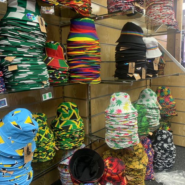 Mix bucket hats/peak -  102