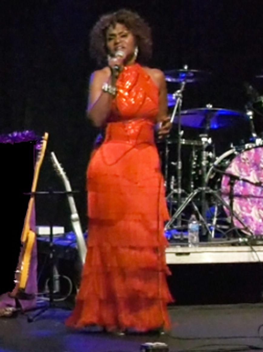 Debórah Performs Dionne Warwick's Greatest Hits