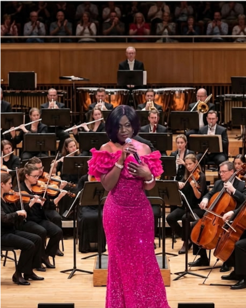 Debórah Benton's Orchestral Presentation of Deja Vu - The Dionne Warwick Tribute is Perfect for Orchestras of Any Size