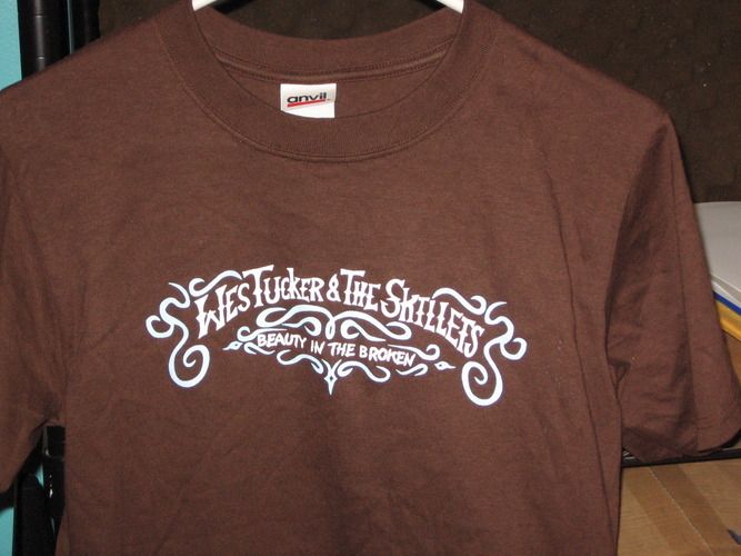 Beauty in the Broken (Men's T-shirt, brown)