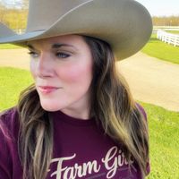 NEW FARM GIRL T-Shirts (Maroon)