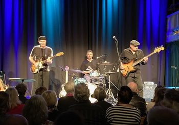 Ro's Blue at La Cappella Bern
