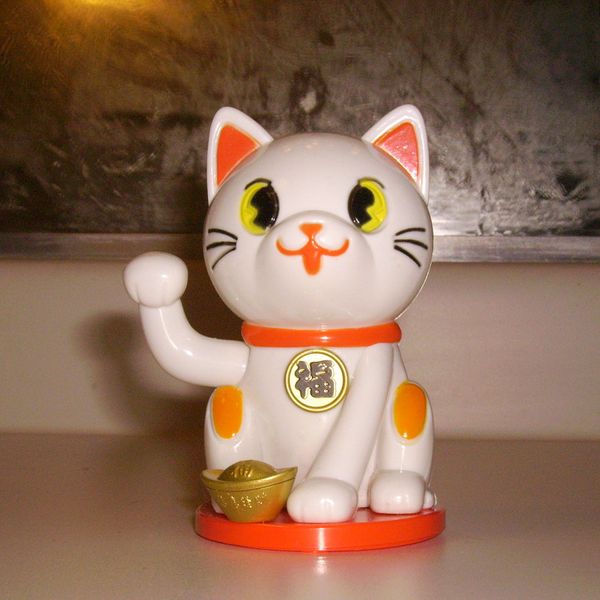 dronecat (white)