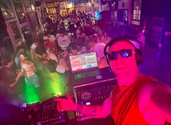 1Wave DJs Ladies Night Dance Party Union Street Station

