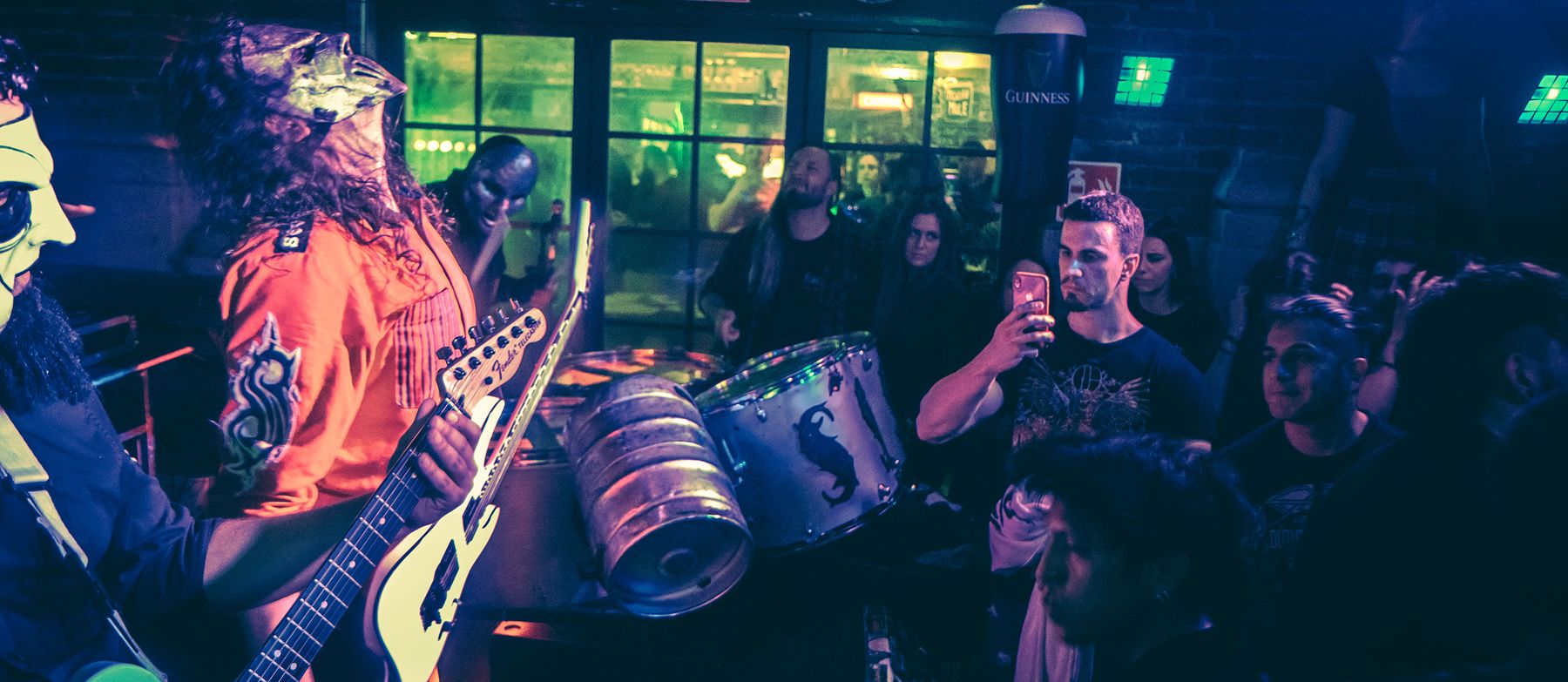 Un concerto nella sala live del Rock’n’Roll Club