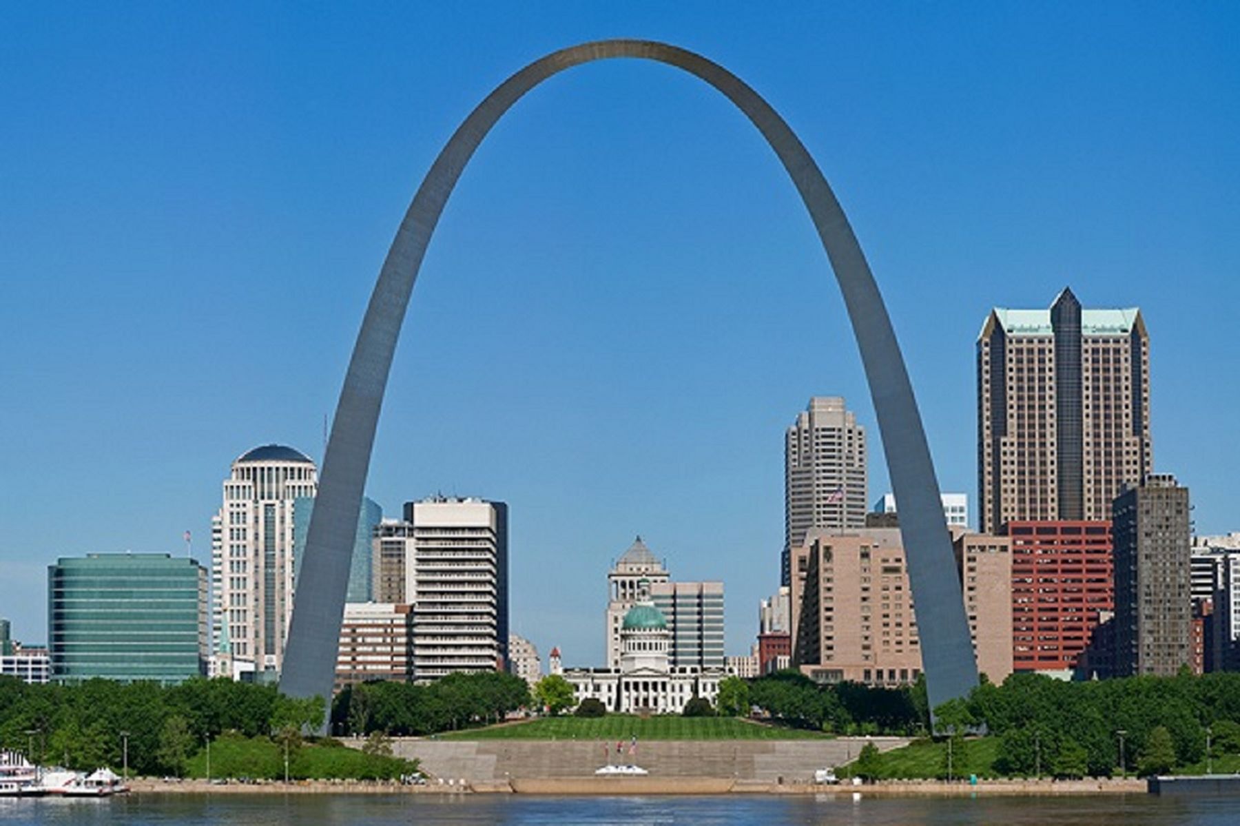 St. Louis, Missouri skyline and Gateway Arch, home of Quinn Records TM