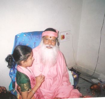 5y old Sreya singing a Bhajan to Pujya Appaji
