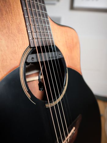Ibanez JGM10 guitar Jon Gomm raffle prize
