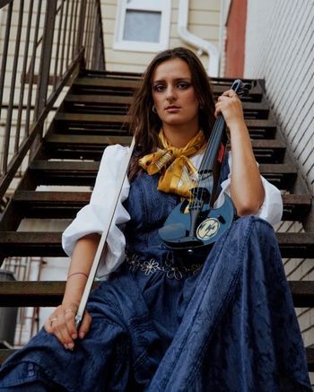 Emilia Neidhardt - Arranger, electric violin and keyboards, vocals
