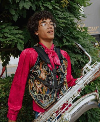 Zsigmond Rosarion - Baritone saxophone, bass recorder
