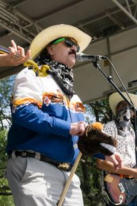 JESSE & THE HOGG BROTHERS