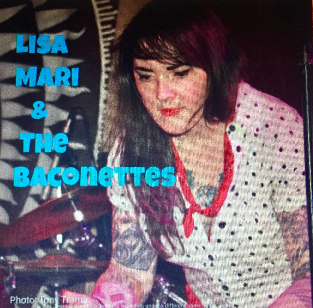 SUPER SPECIAL 50% OFF   Lisa Mari & The Baconettes  T-Shirt + CD 