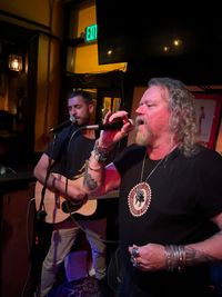Chris Finsness, Live at Hog Penny
