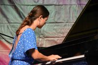 Dina Kitrossky Trio 