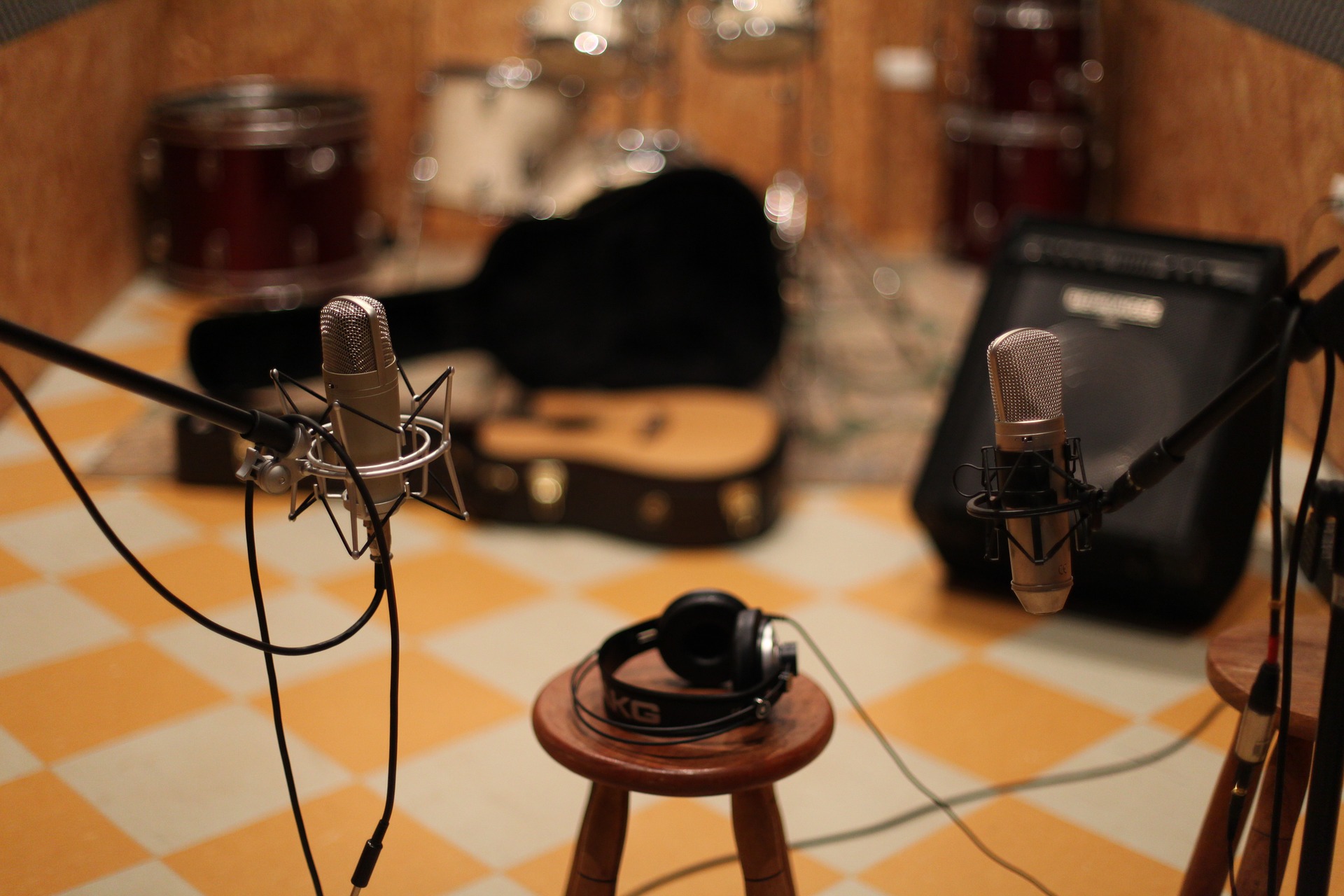 Microphone representing an independent artist releasing her first song