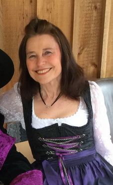 Heidi in Oktoberfest dirndl