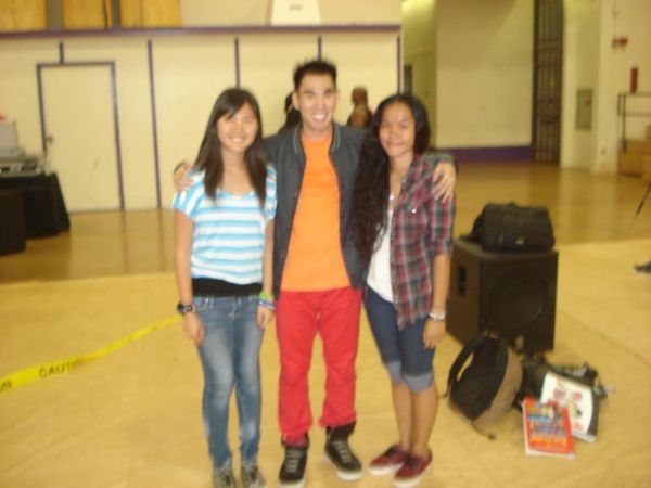 Jason Tom Music With A Message Assembly at Pearl City Chargers