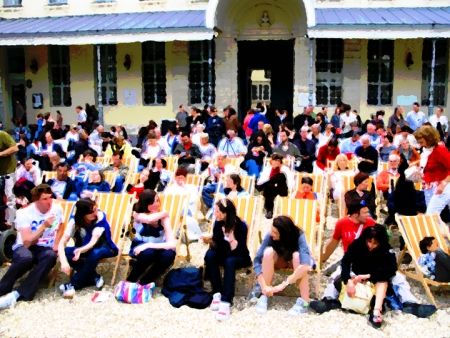 gathering_audience_paris_resized.jpg