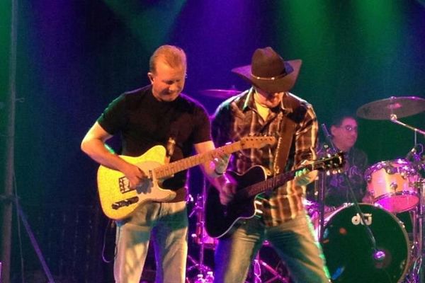 Darwin Macon Band Live Pic